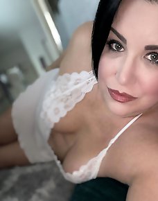 Amateur MILF Private Pics