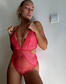 Amateur MILF Private Pics