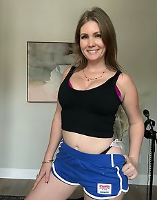 Amateur MILF Private Pics