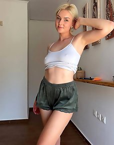 Amateur MILF Private Pics