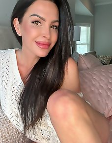 Amateur MILF Private Pics