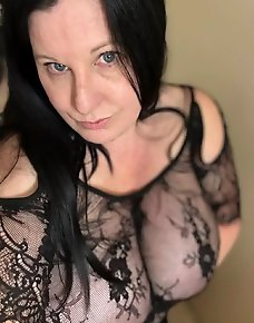 Amateur MILF Private Pics