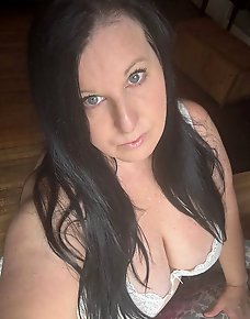 Amateur MILF Private Pics