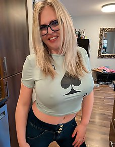Amateur MILF Private Pics