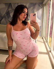 Amateur MILF Private Pics