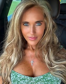 Amateur MILF Private Pics