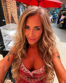 Amateur MILF Private Pics