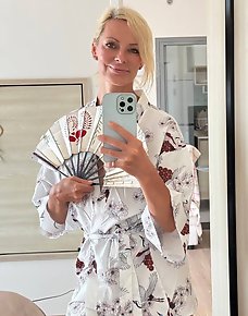 Amateur MILF Private Pics