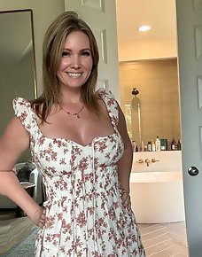 Amateur MILF Private Pics