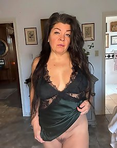 Amateur MILF Private Pics