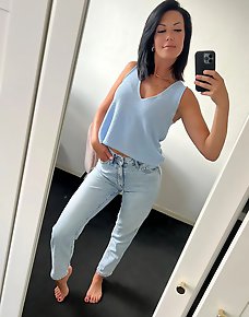 Amateur MILF Private Pics