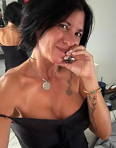Amateur MILF Private Pics