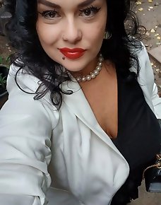 Amateur MILF Private Pics
