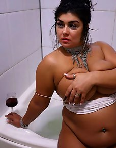 Amateur MILF Private Pics