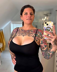 Amateur MILF Private Pics