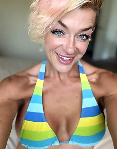 Amateur MILF Private Pics