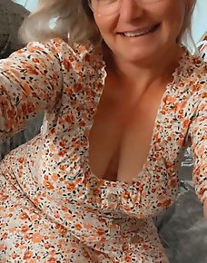 Amateur MILF Private Pics